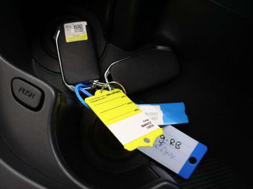 Car image 26