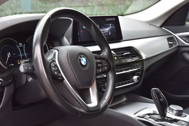 BMW 520i Touring 121 kW image number 7