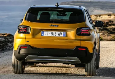 Car image 16