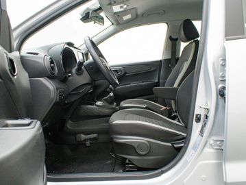 Car image 13