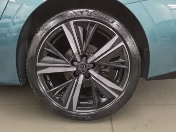 Car image 34