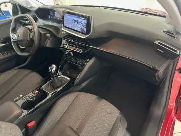 Car image 17