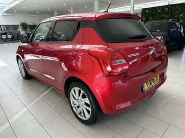 Car image 29