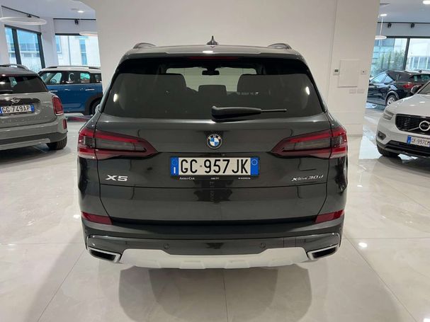 BMW X5 xDrive30d xLine 195 kW image number 5