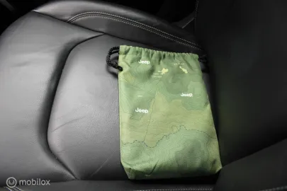 Car image 36