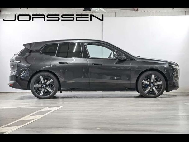 BMW iX xDrive40 240 kW image number 3