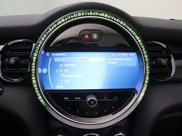 Car image 34