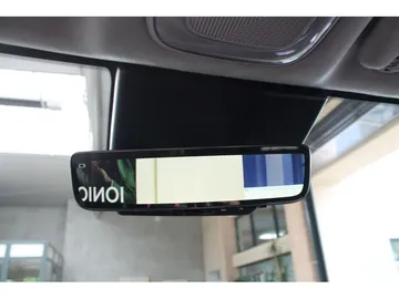 Car image 32