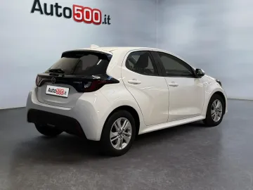 Car image 5