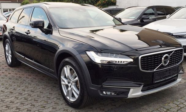 Volvo V90 Cross Country AWD 140 kW image number 2