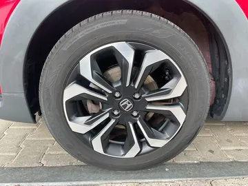 Car image 26