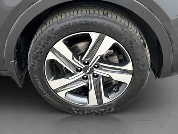 Car image 28