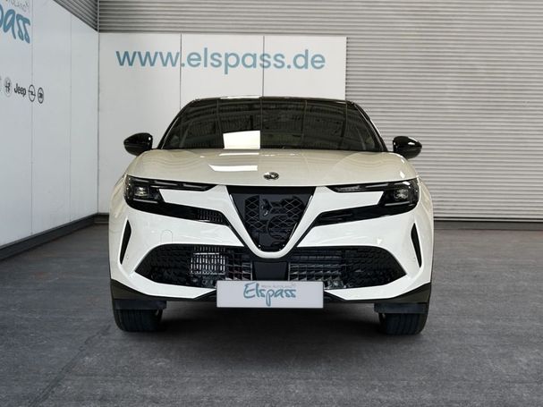 Alfa Romeo Junior Ibrida Speciale 100 kW image number 3