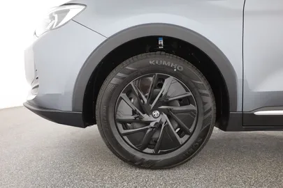 Car image 28