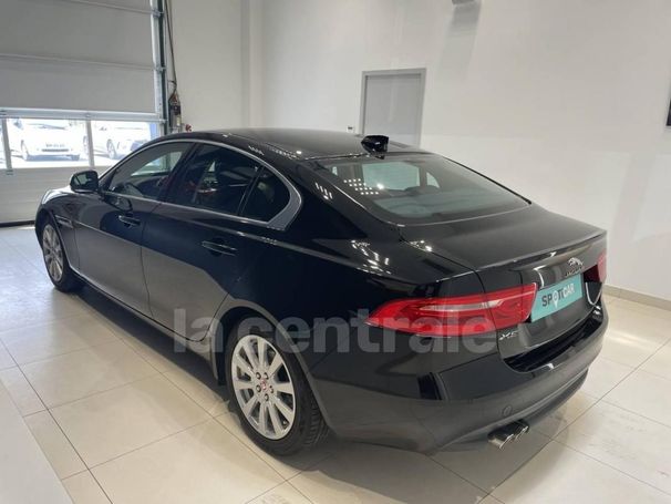 Jaguar XE 132 kW image number 14