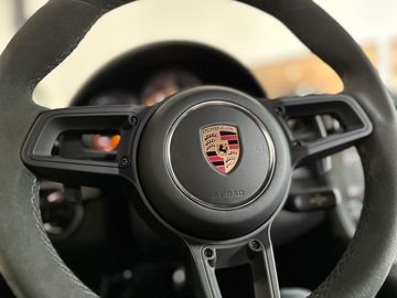 Car image 37