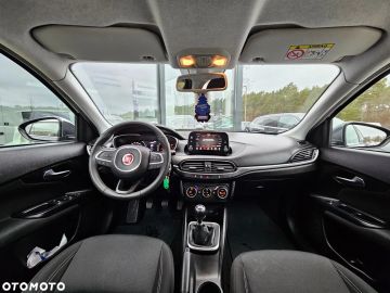 Car image 24