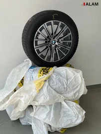 Car image 37