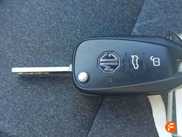 Car image 26