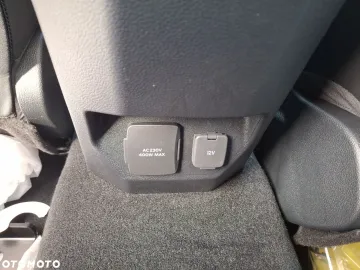 Car image 40