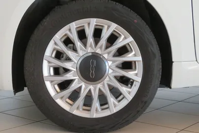 Car image 17