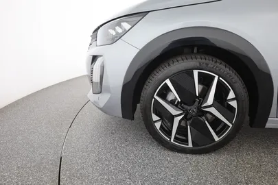 Car image 32