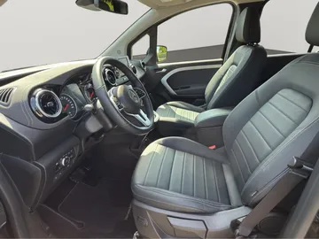 Car image 28