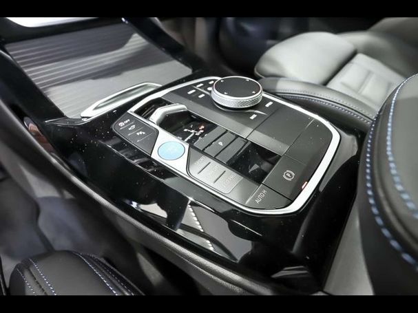 BMW iX3 M Sport 210 kW image number 10