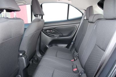 Car image 11