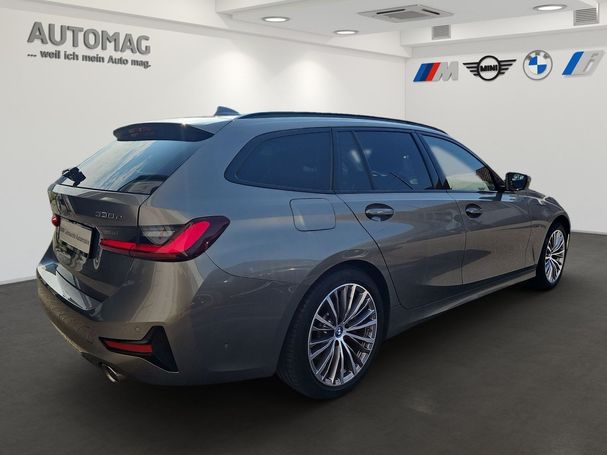 BMW 330 e Touring Sport Line 215 kW image number 3