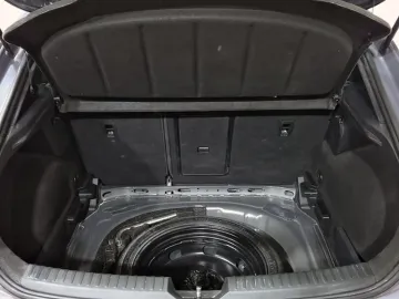 Car image 40