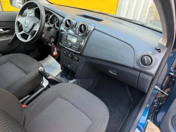 Car image 24