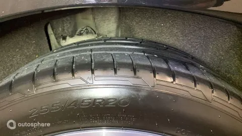 Car image 20