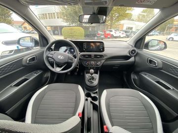 Car image 10