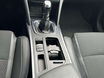 Car image 26