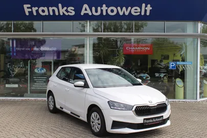 Car image 4