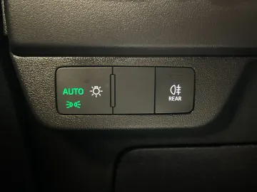 Car image 43