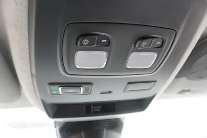 Car image 29