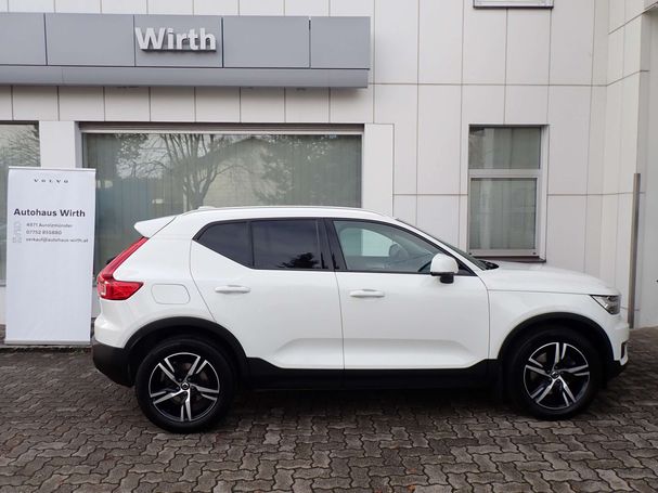 Volvo XC40 D4 AWD Geartronic Momentum 140 kW image number 6