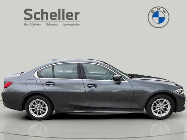 BMW 320i Luxury Line 135 kW image number 6