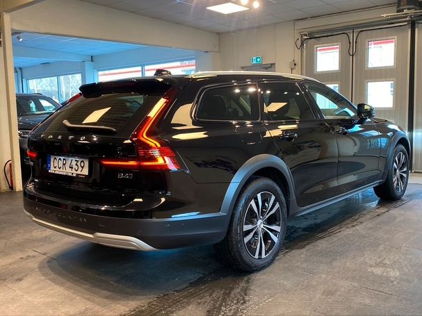 Volvo V90 Cross Country B4 AWD 146 kW image number 3