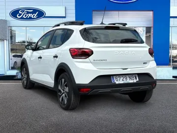 Car image 5