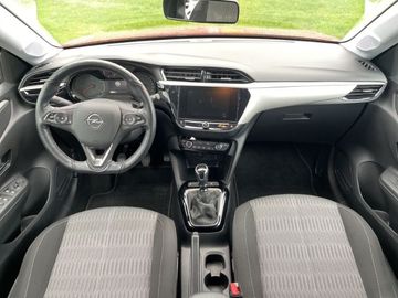 Car image 9