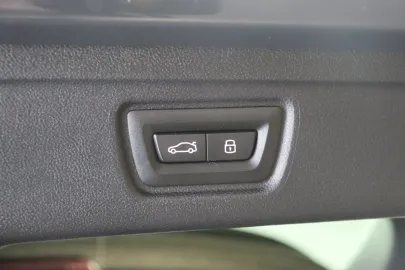 Car image 47