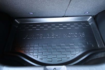 Car image 37