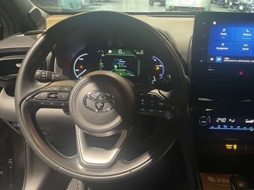 Car image 14