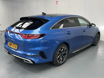 Car image 32