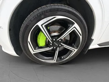 Car image 38