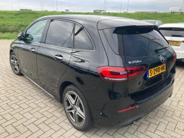 Car image 33