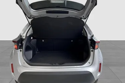 Car image 12